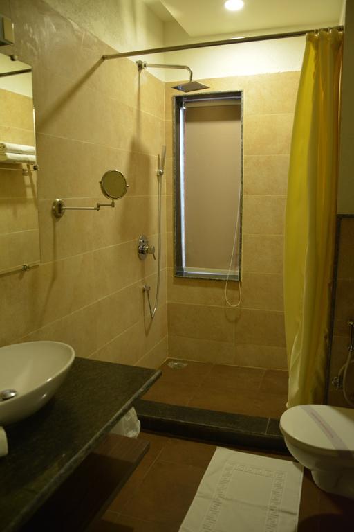 Green Hotel & Restaurant Pathankot Phòng bức ảnh