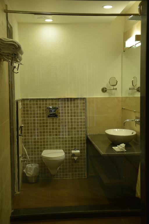 Green Hotel & Restaurant Pathankot Phòng bức ảnh